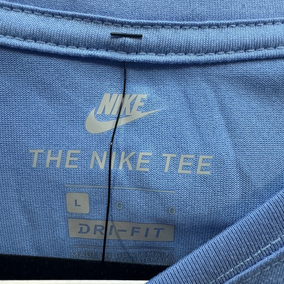 Nike Women’s Large. Three Dri-Fit shirt bundle. NWT - Picture 5 of 11